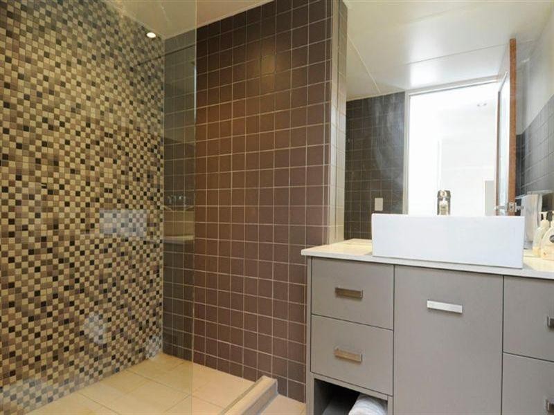 204 Ferny Avenue, Surfers Paradise QLD 4217