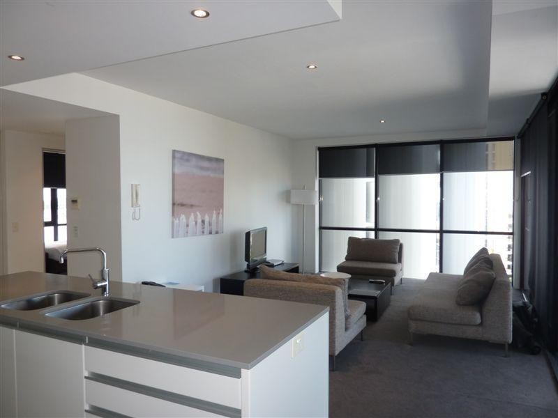 9 Ferny Avenue, Surfers Paradise QLD 4217