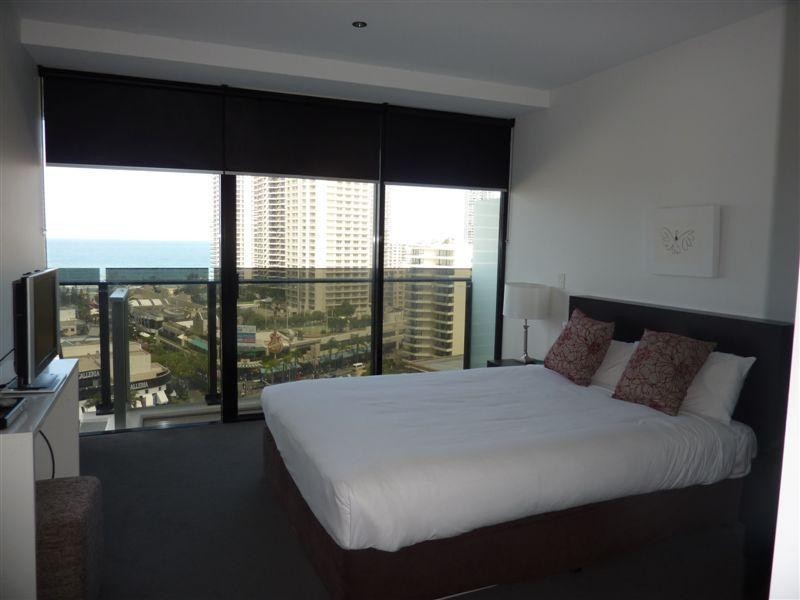 9 Ferny Avenue, Surfers Paradise QLD 4217