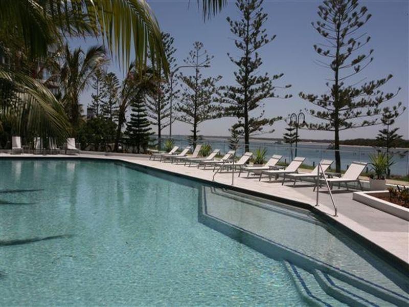 430 Marine Parade, Biggera Waters QLD 4216