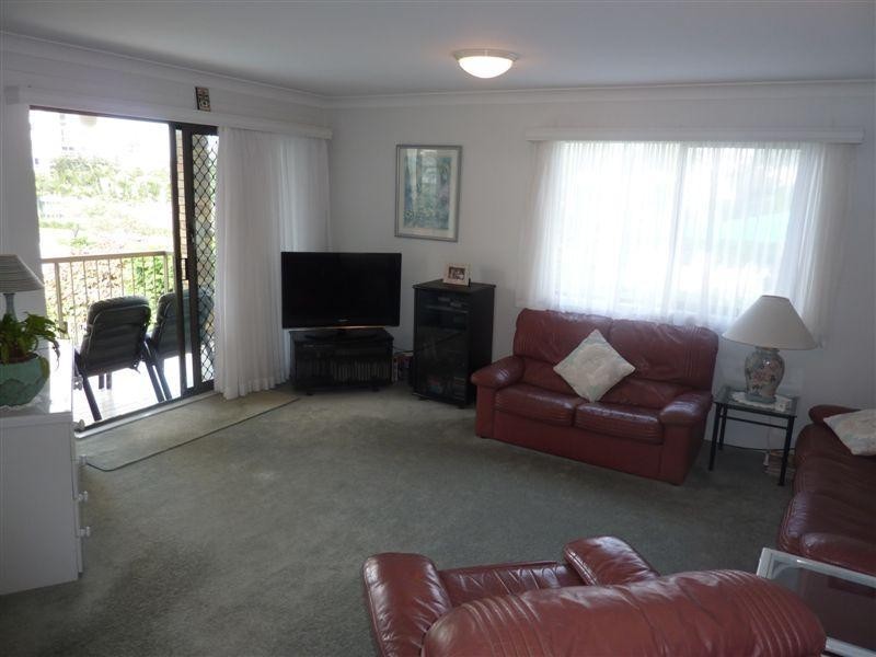 6 Peak Avenue, Main Beach QLD 4217