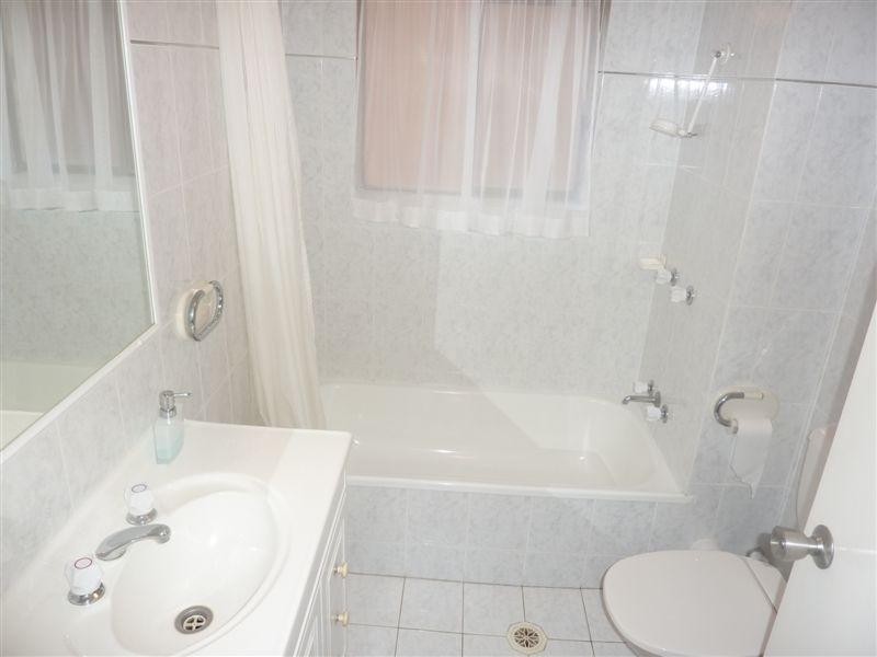 6 Peak Avenue, Main Beach QLD 4217