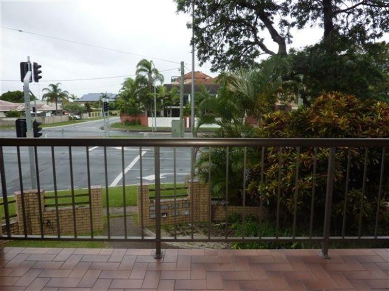 Broadbeach Waters QLD 4218