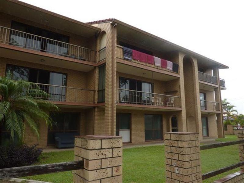 Broadbeach Waters QLD 4218