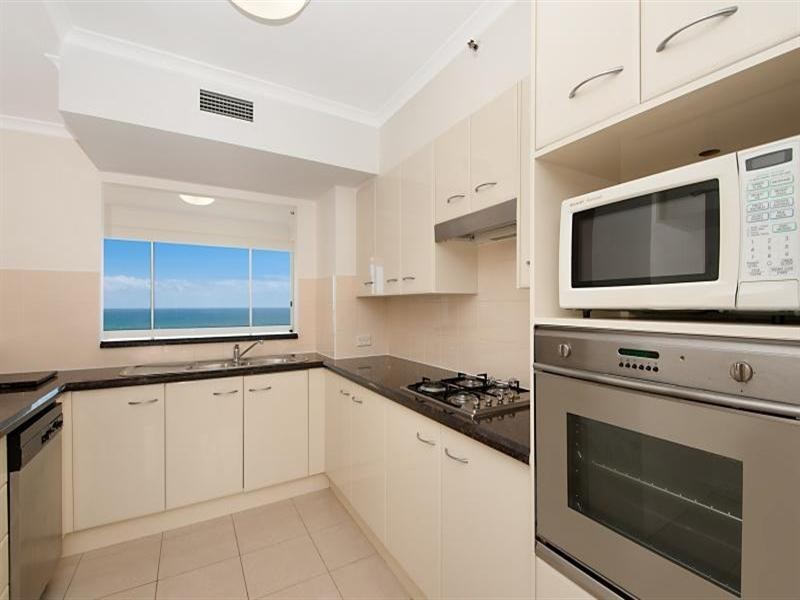59 Pacific Street, Main Beach QLD 4217