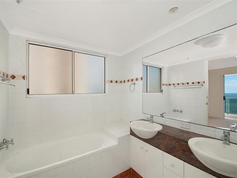 59 Pacific Street, Main Beach QLD 4217