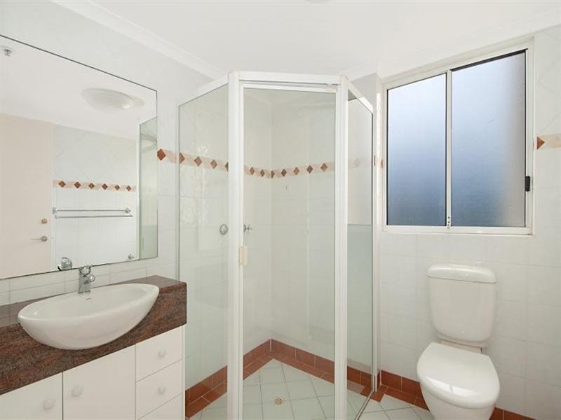 59 Pacific Street, Main Beach QLD 4217