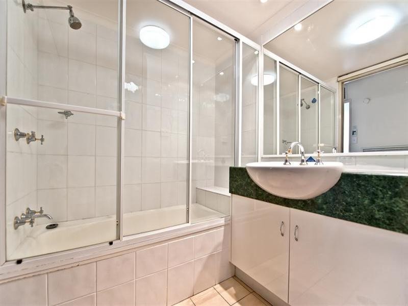 67 Ferny Avenue, Surfers Paradise QLD 4217