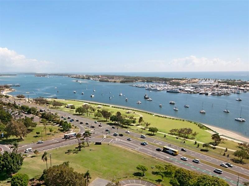 1 Como Crescent, Southport QLD 4215