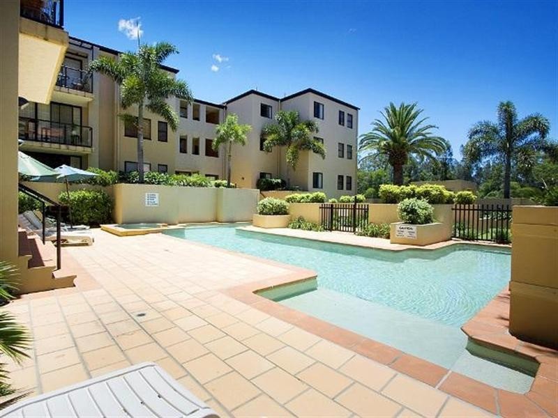24 Slatyer Avenue, Bundall QLD 4217
