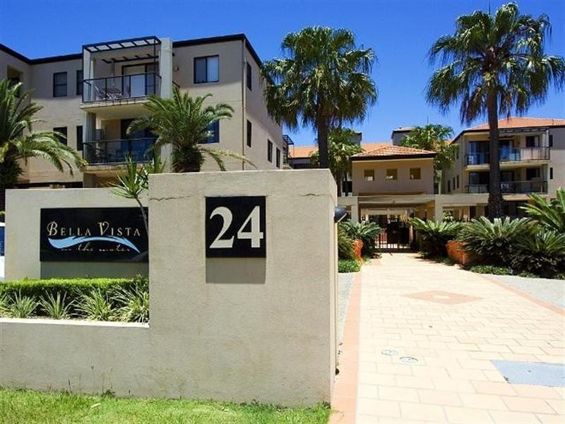 24 Slatyer Avenue, Bundall QLD 4217