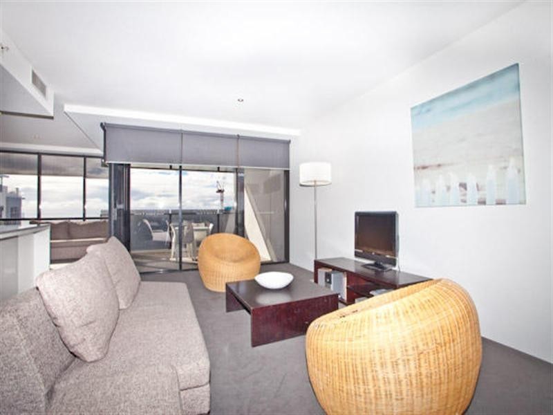 9 Ferny Avenue, Surfers Paradise QLD 4217