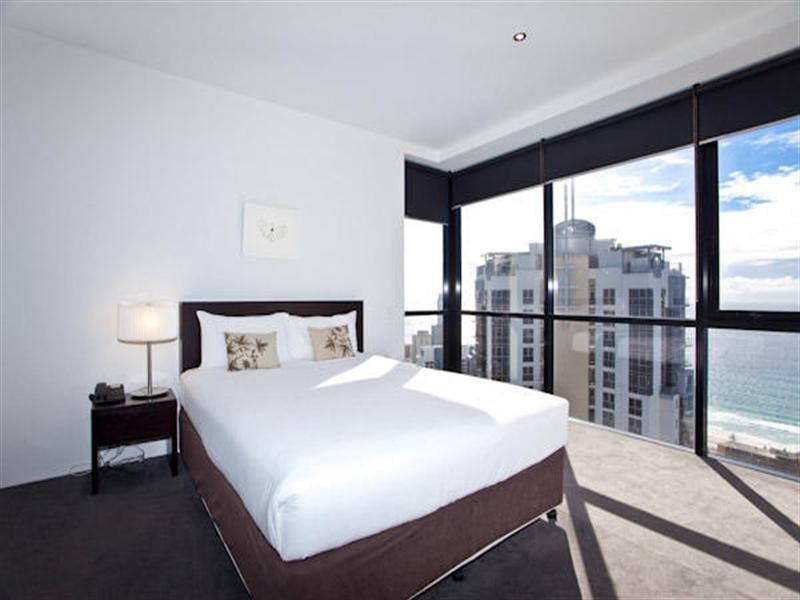 9 Ferny Avenue, Surfers Paradise QLD 4217