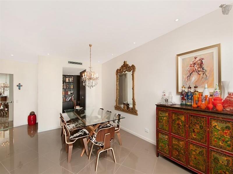 3 Tedder Avenue, Main Beach QLD 4217