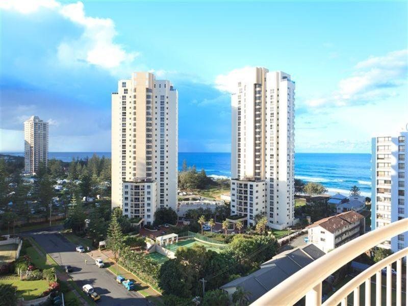 52 Pacific Street, Main Beach QLD 4217