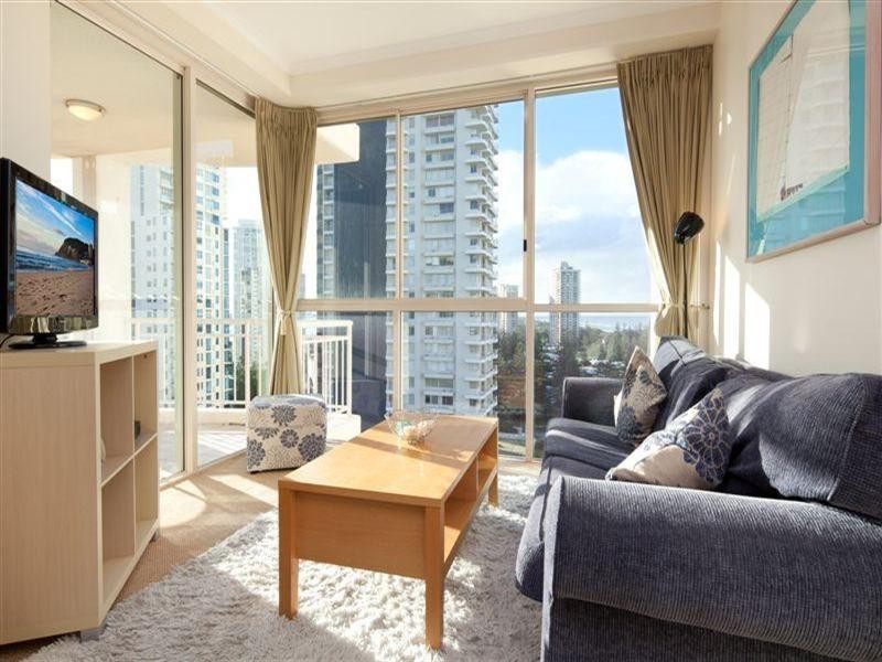 52 Pacific Street, Main Beach QLD 4217