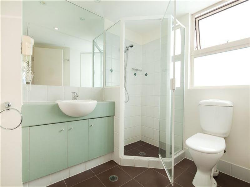 52 Pacific Street, Main Beach QLD 4217