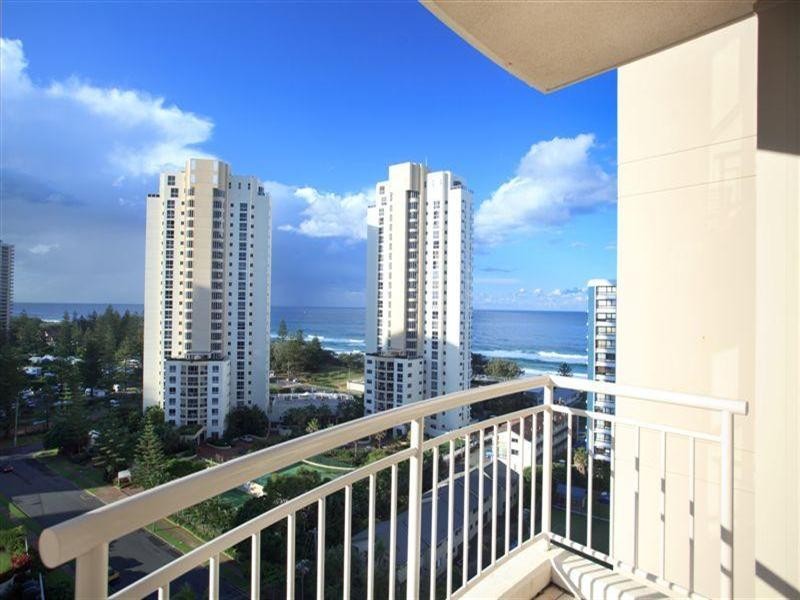 52 Pacific Street, Main Beach QLD 4217