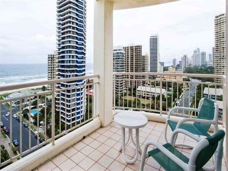 52 Pacific Street, Main Beach QLD 4217
