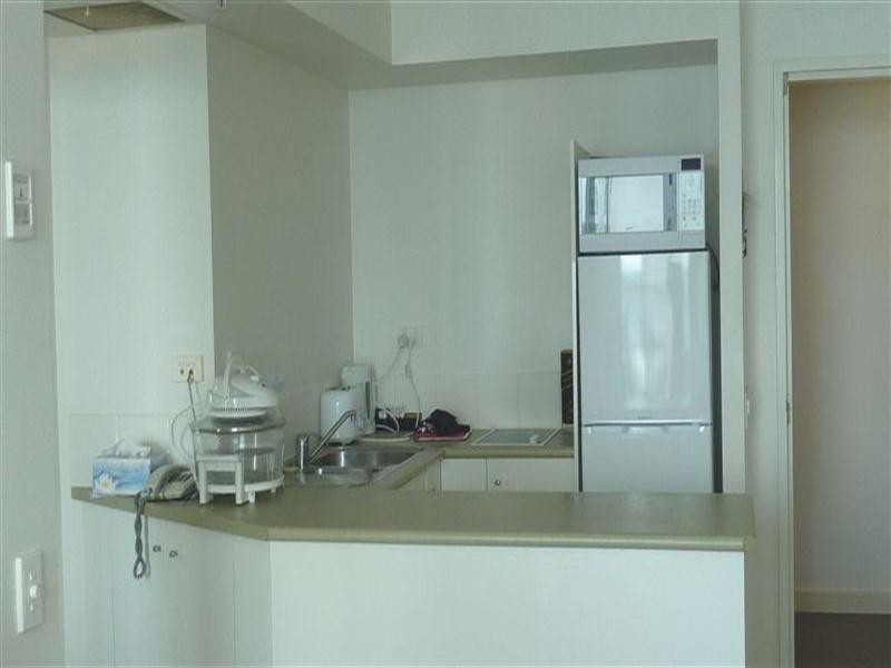 52 Pacific Street, Main Beach QLD 4217