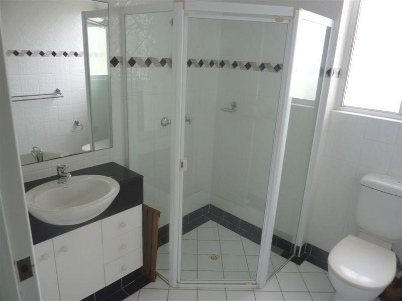 59 Pacific Street, Main Beach QLD 4217