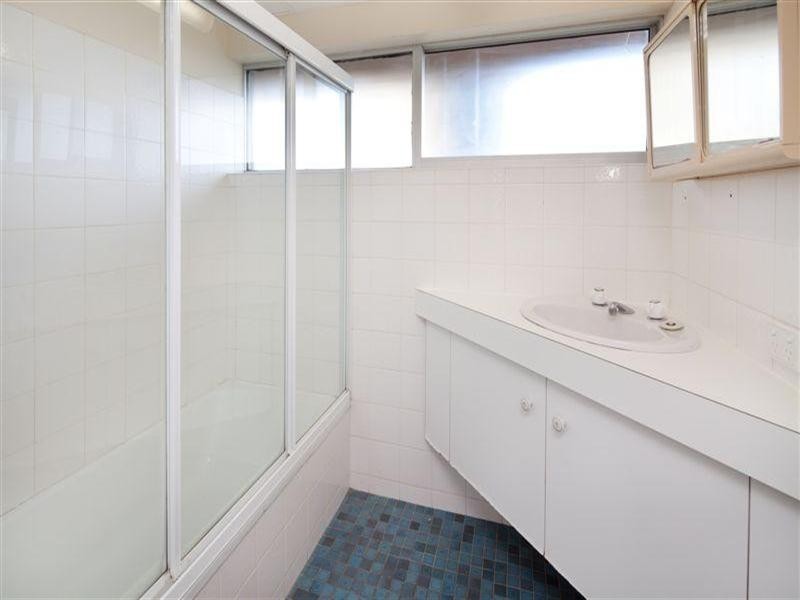 204 Ferny Avenue, Surfers Paradise QLD 4217