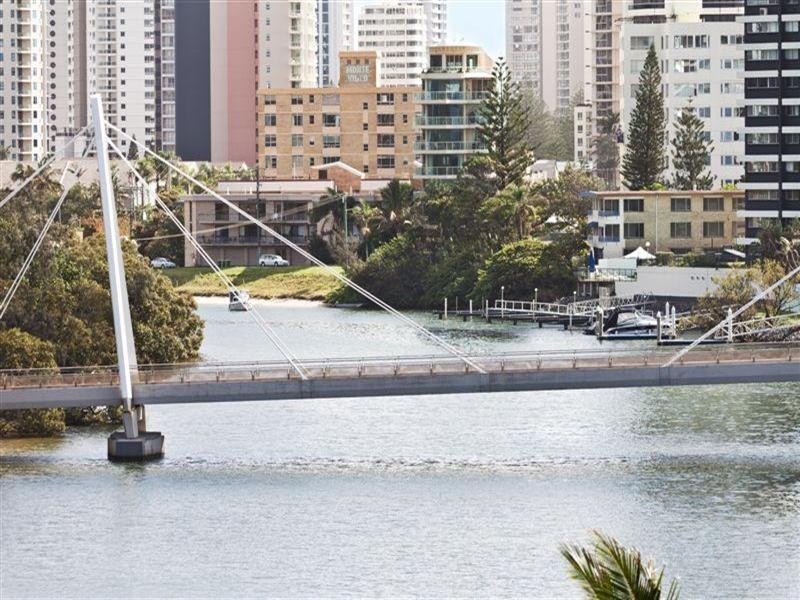 204 Ferny Avenue, Surfers Paradise QLD 4217