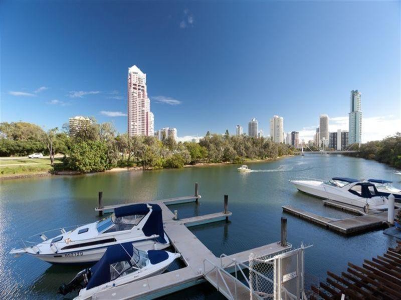 204 Ferny Avenue, Surfers Paradise QLD 4217