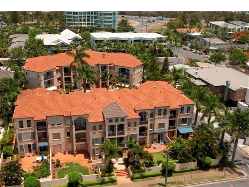 38 Woodroffe Avenue, Main Beach QLD 4217