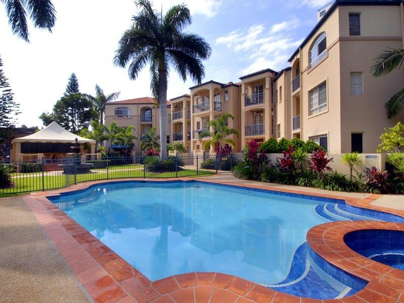 38 Woodroffe Avenue, Main Beach QLD 4217