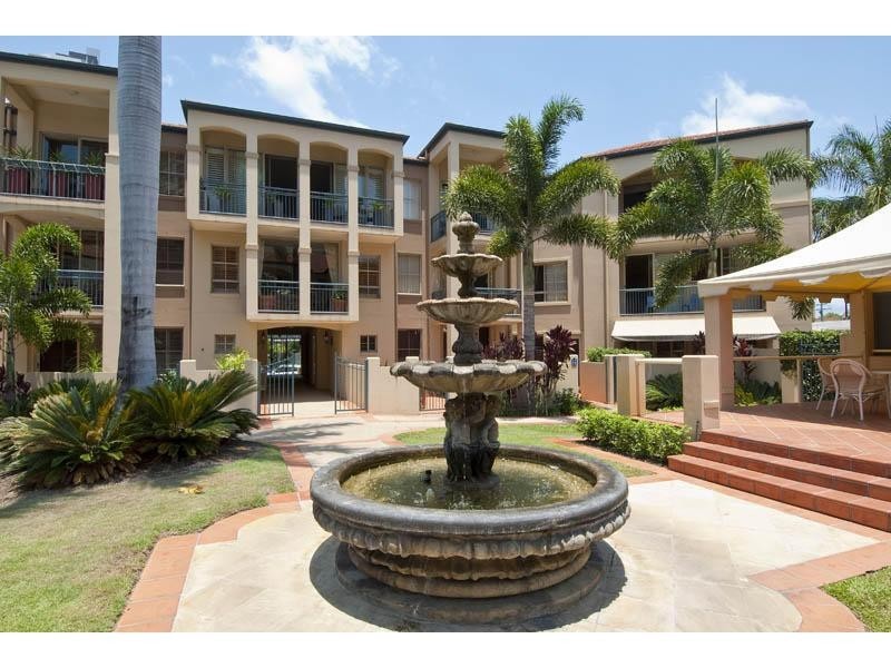 38 Woodroffe Avenue, Main Beach QLD 4217