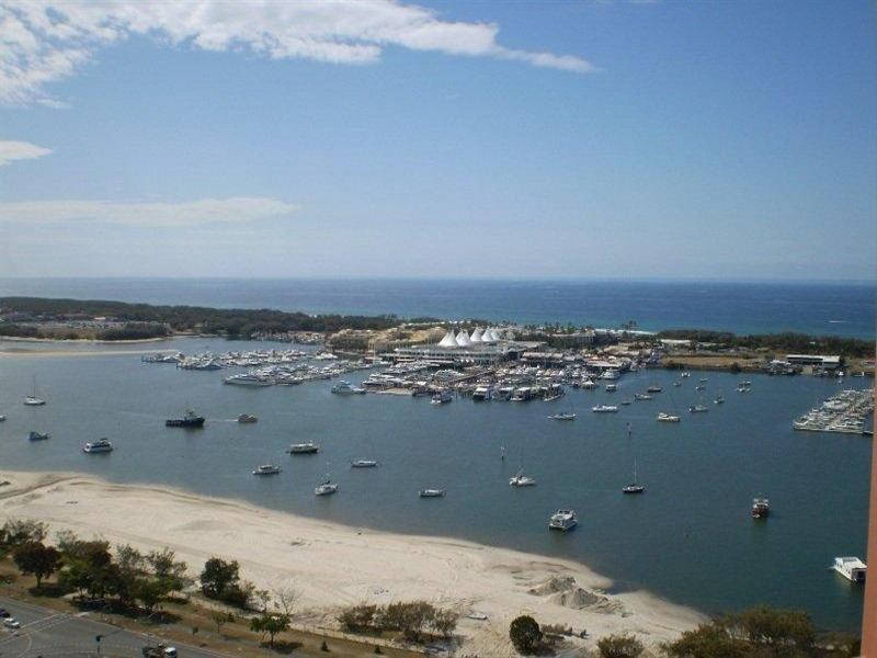 1 Como Crescent, Southport QLD 4215