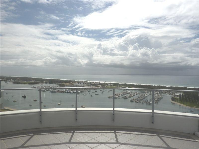 4 Como Crescent, Southport QLD 4215