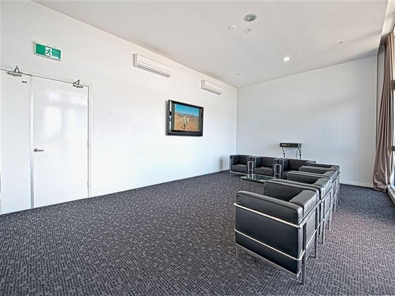 4 Como Crescent, Southport QLD 4215