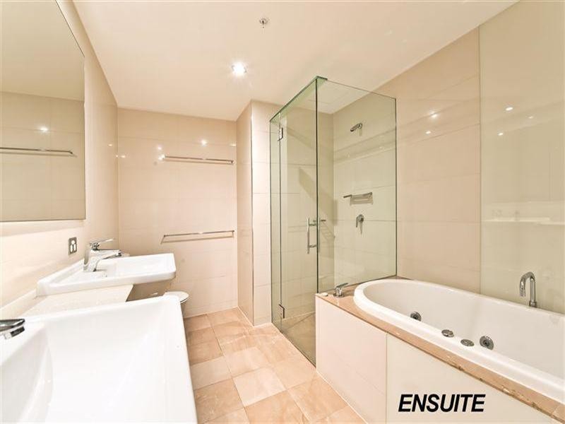 22 Surf Parade, Broadbeach QLD 4218