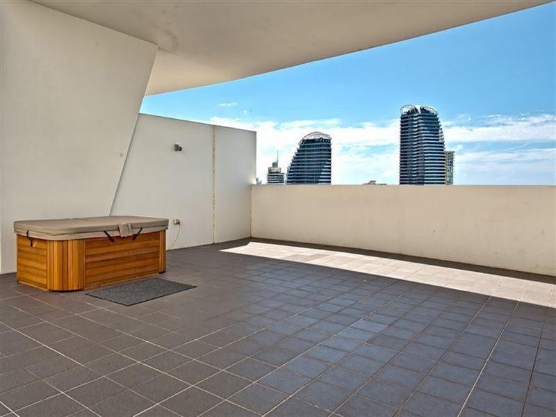 22 Surf Parade, Broadbeach QLD 4218