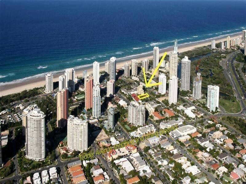 9 Cronin Avenue, Main Beach QLD 4217