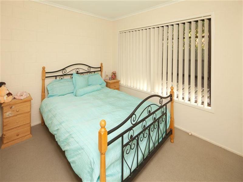 9 Cronin Avenue, Main Beach QLD 4217