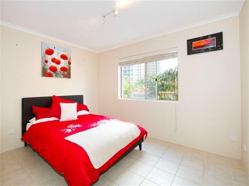 1 Cronin Avenue, Main Beach QLD 4217