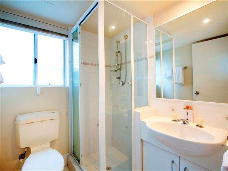 1 Cronin Avenue, Main Beach QLD 4217