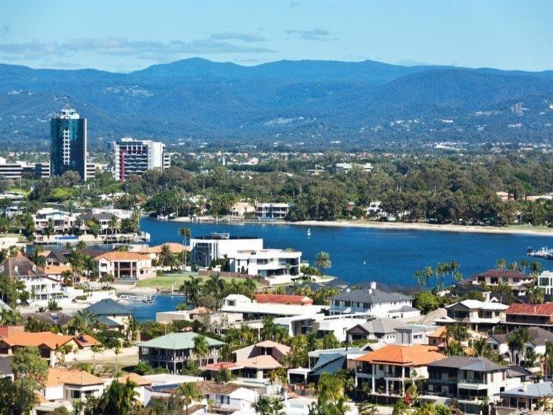 20 Cronin Avenue, Main Beach QLD 4217