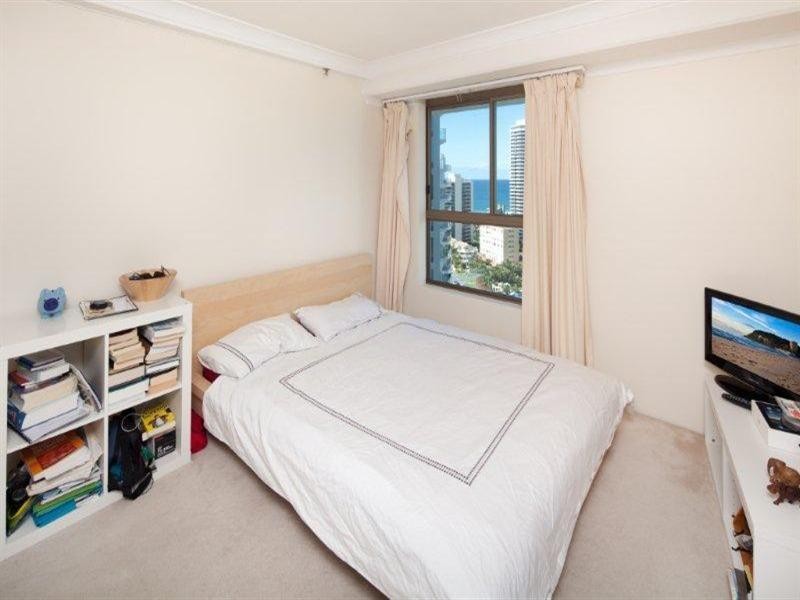 20 Cronin Avenue, Main Beach QLD 4217