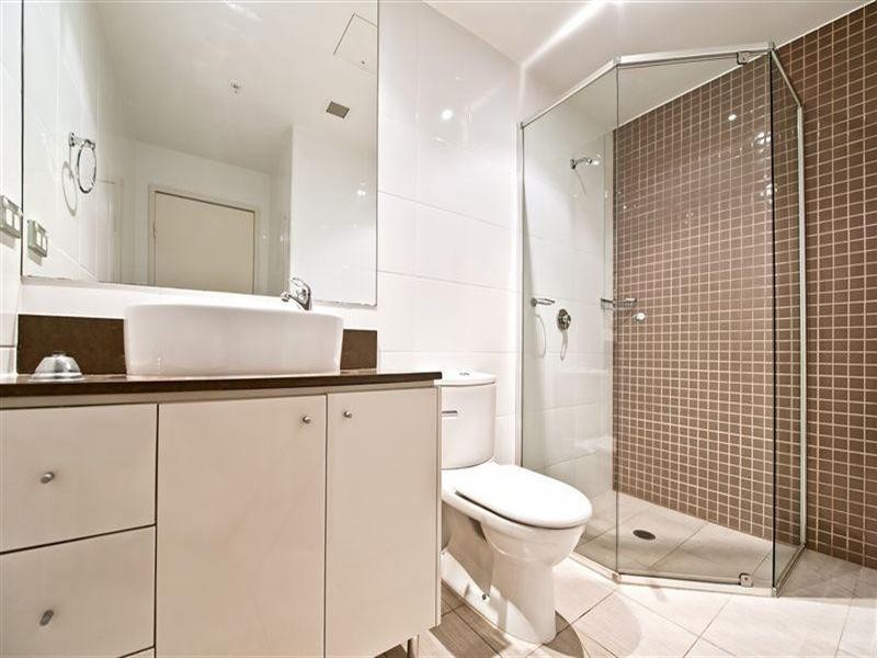 4 Como Crescent, Southport QLD 4215