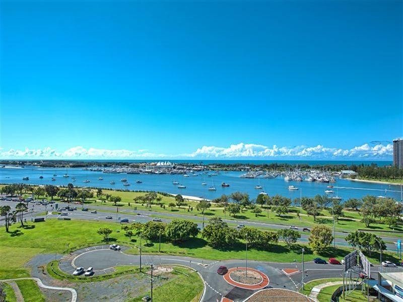 1 Como Crescent, Southport QLD 4215