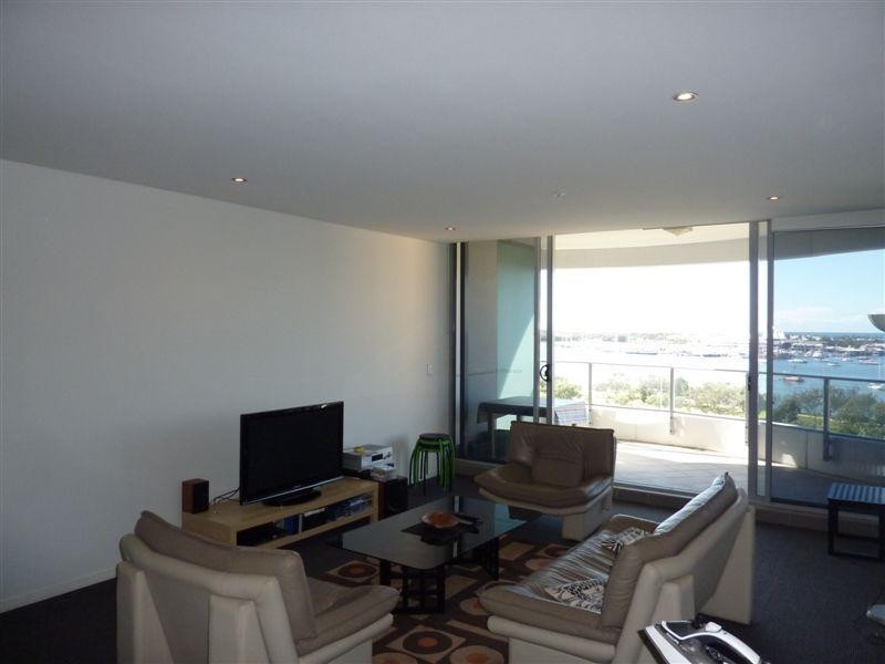 4 Como Crescent, Southport QLD 4215