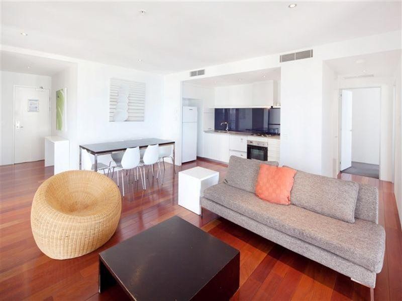 9 Ferny Avenue, Surfers Paradise QLD 4217