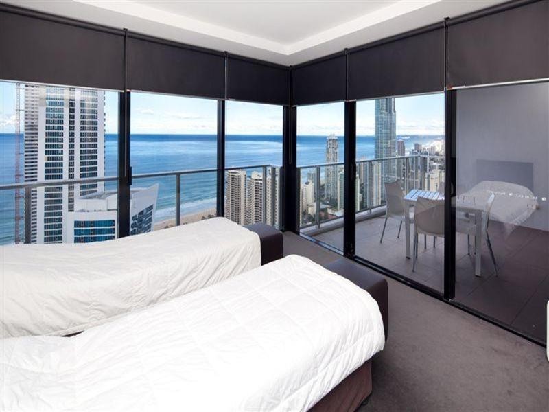 9 Ferny Avenue, Surfers Paradise QLD 4217