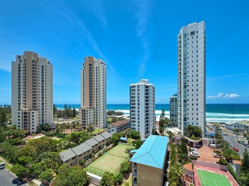 52 Pacific Street, Main Beach QLD 4217