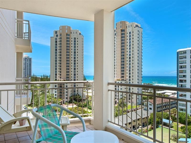 52 Pacific Street, Main Beach QLD 4217