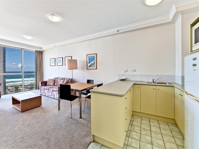 52 Pacific Street, Main Beach QLD 4217